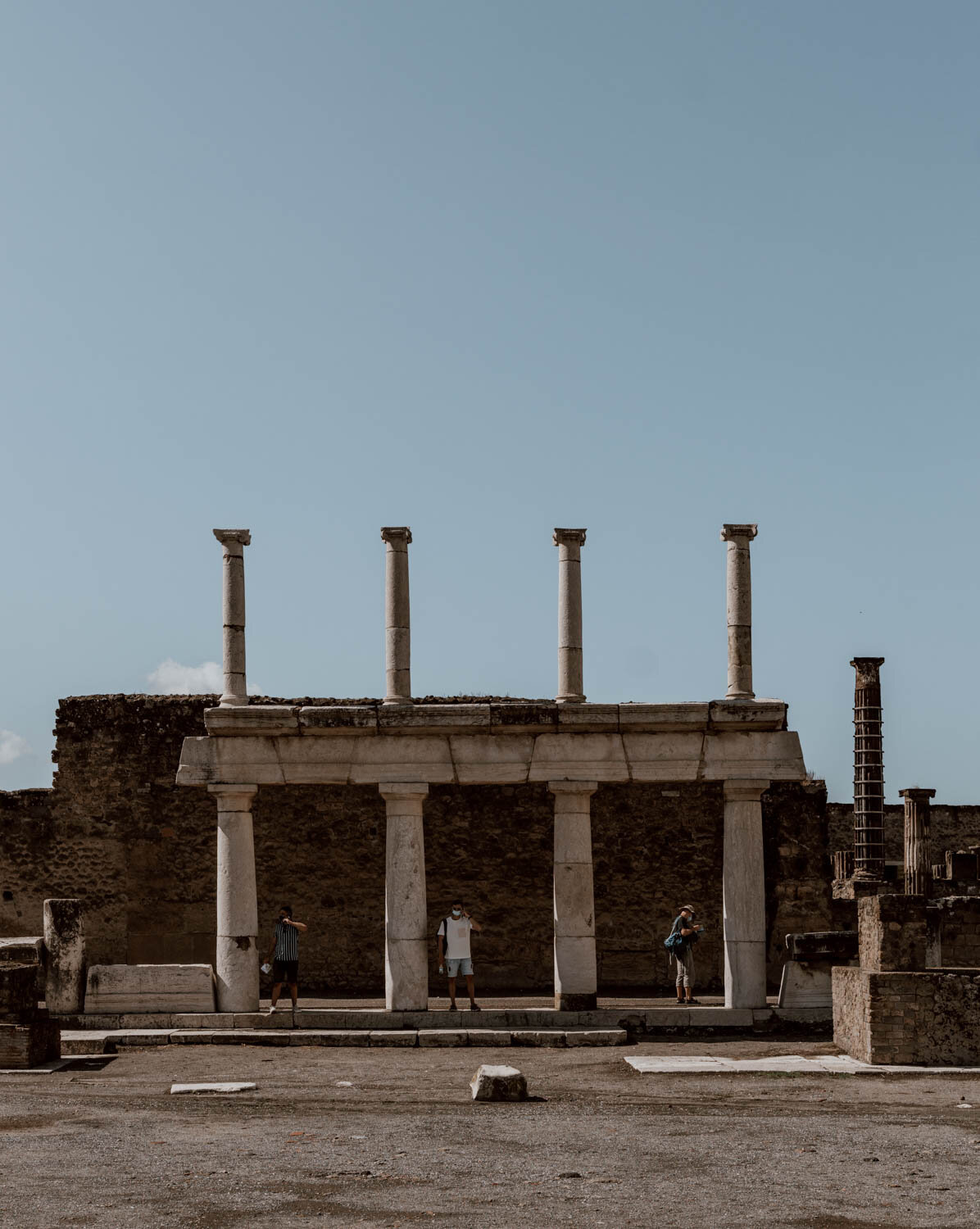 tourists at pompeii